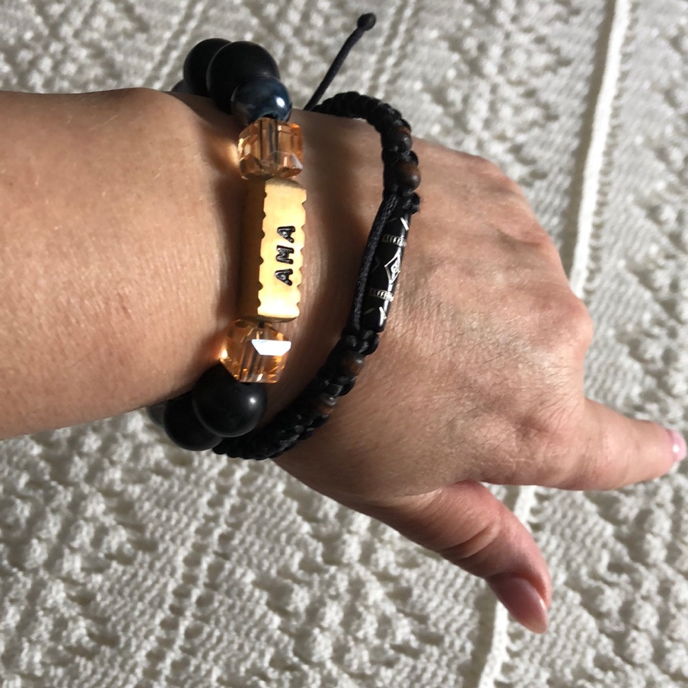 🐇 - bunny sale Two bracelets 1-macromay 1- bead’s beautiful combo
